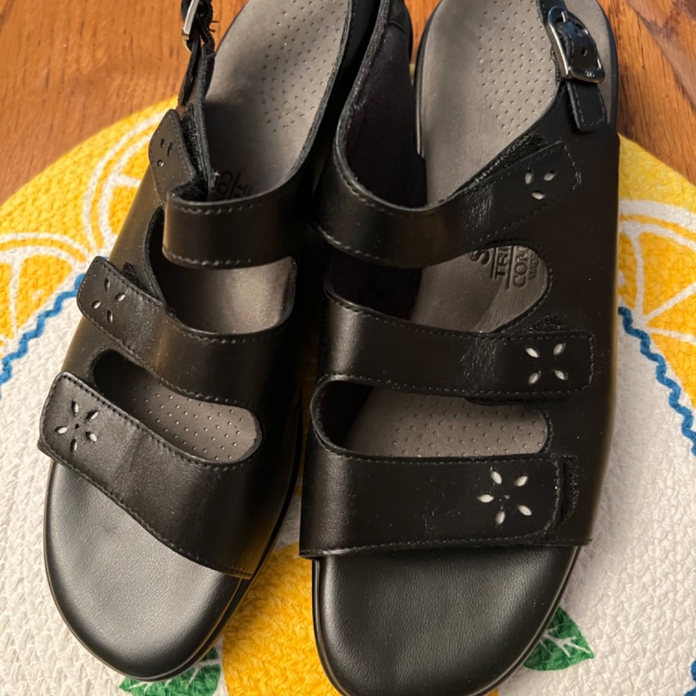 S A S Shoes Sandles View 2